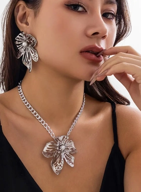 欧美饰品夸张古着风大花项链女 小众ins金属质感镂空花朵项饰