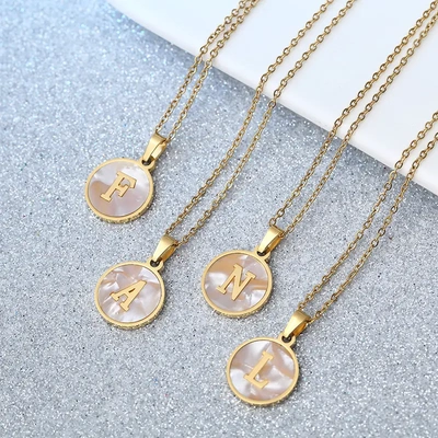 日韩流行钛钢圆形白贝母镀金项链女不锈钢26字母贝母吊坠轻奢项链