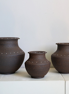 侘寂风立体釉色粗陶圆点陶瓷花瓶