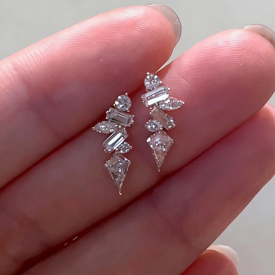 清冷感不规则拼接仿马眼闪钻耳钉