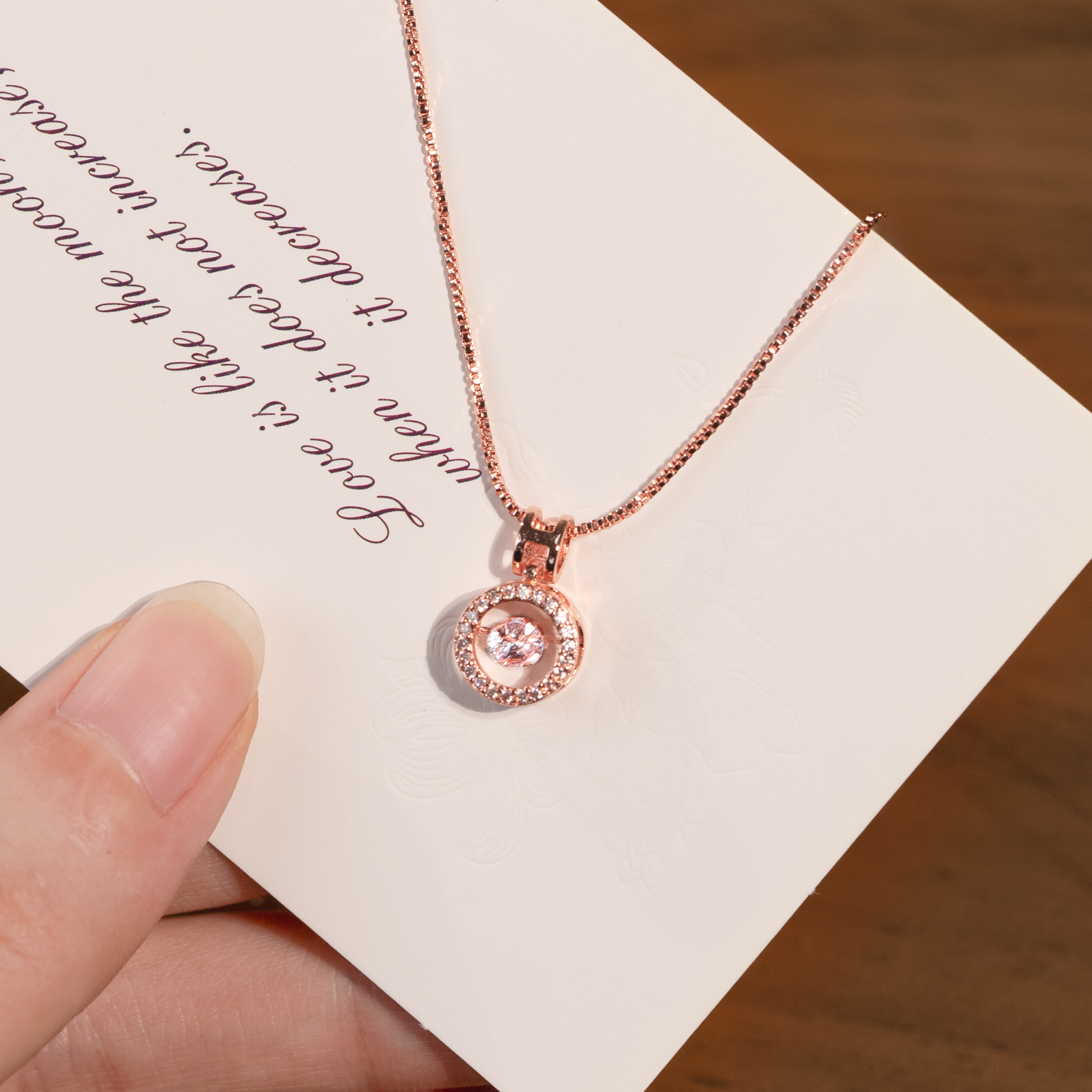 香槟金显白跳动的心项链女新爆款