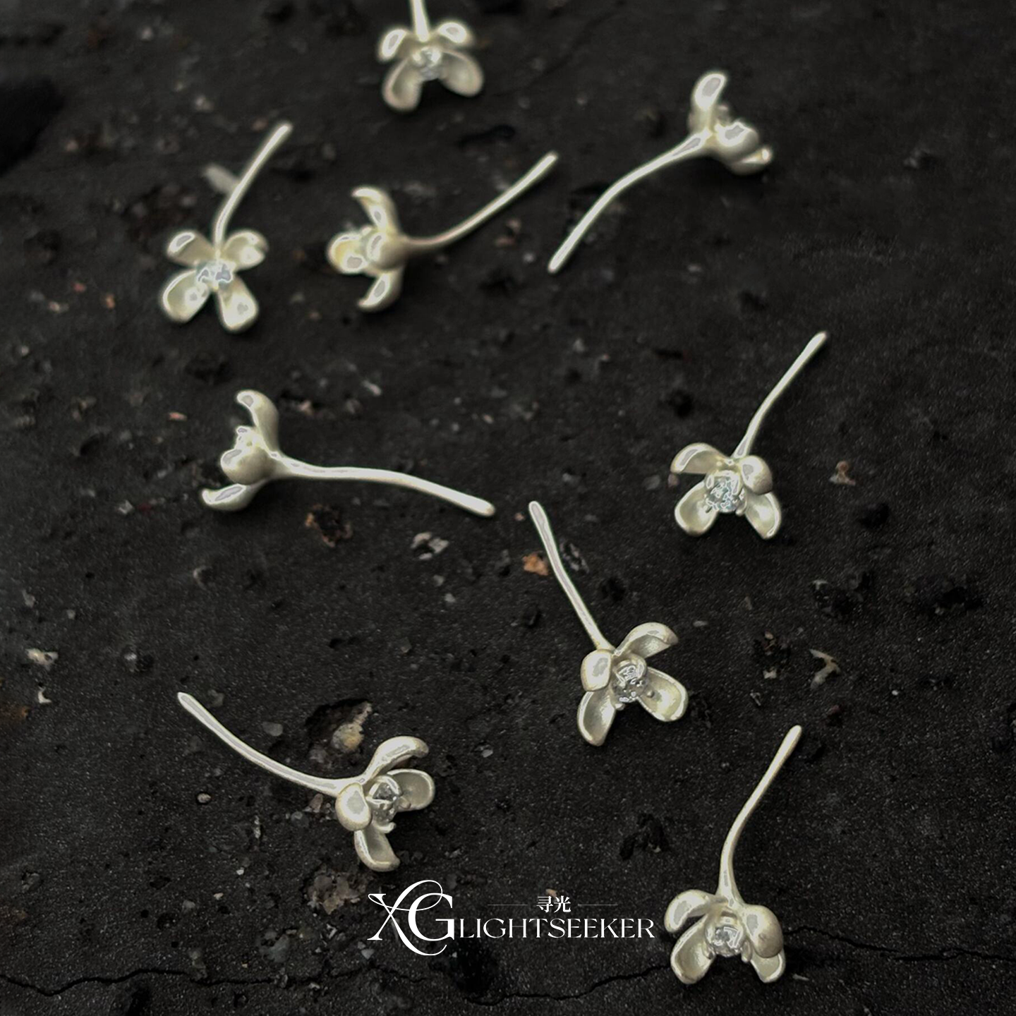 清冷感迷你仿钻花朵耳钉女轻奢