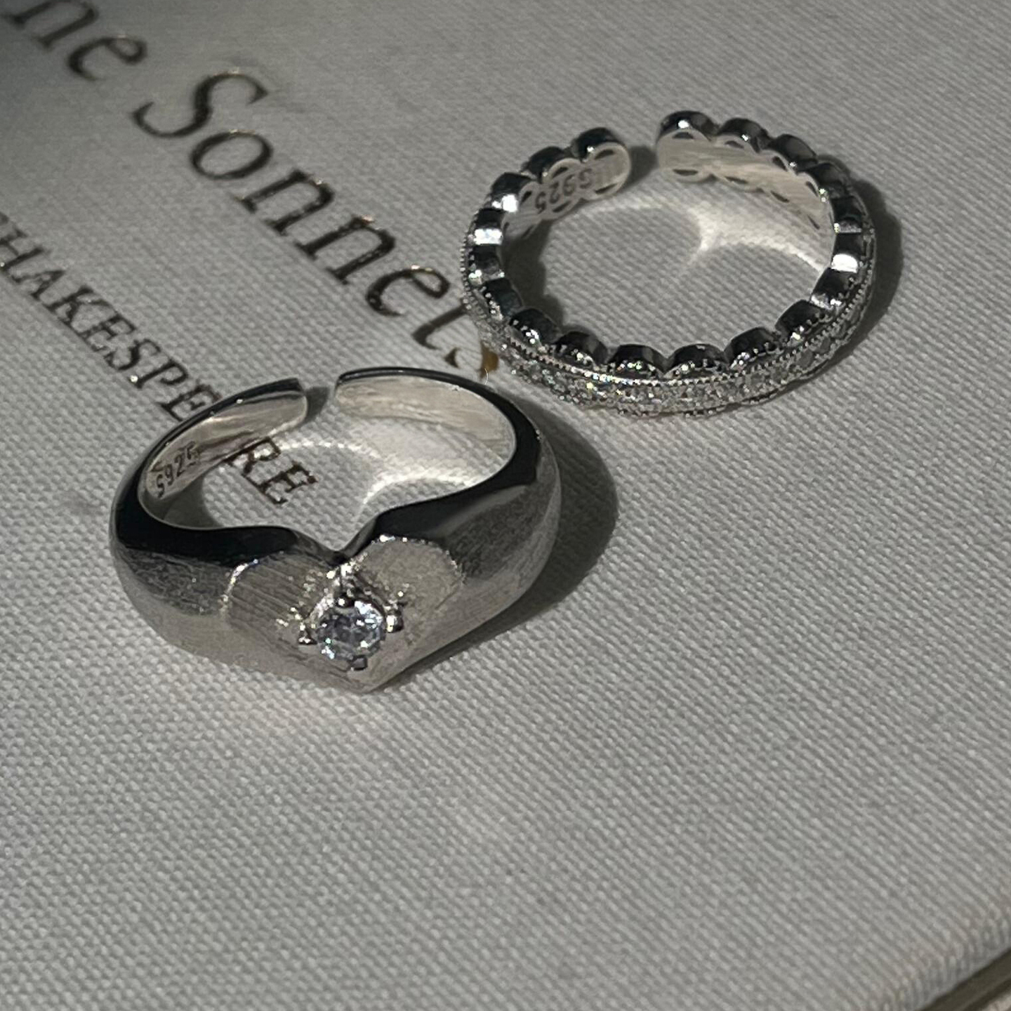 韩系银色磨砂爱心拉丝戒指