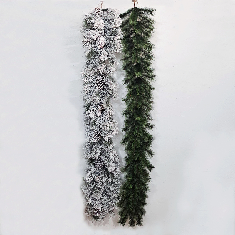 仿真圣诞藤条180cm塑料松针落雪植绒松果红浆果商场橱窗门挂墙饰