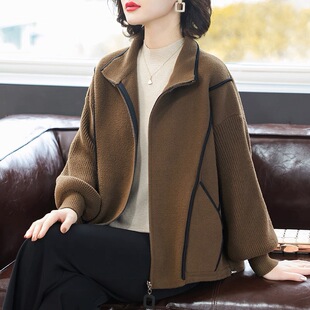 秋季时尚新款50多岁仿毛呢外套女中老年人妈妈秋冬洋气立领厚外套