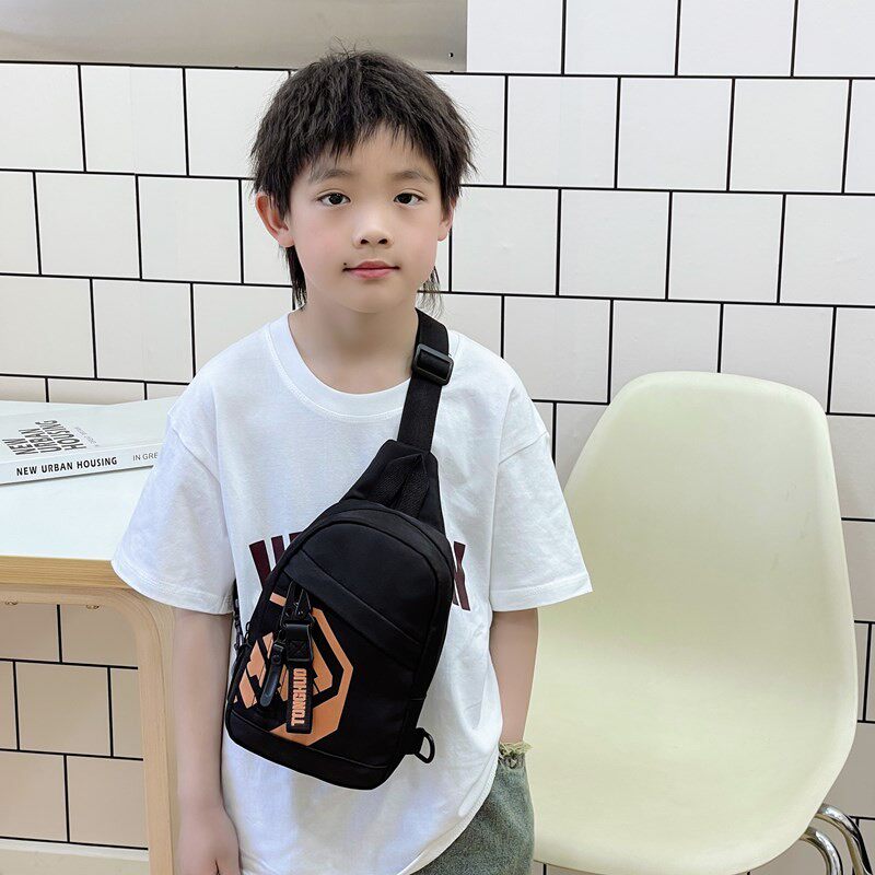 帅气儿童小挎包男孩2025新款韩系简约男童胸包夏季女童单肩包出游