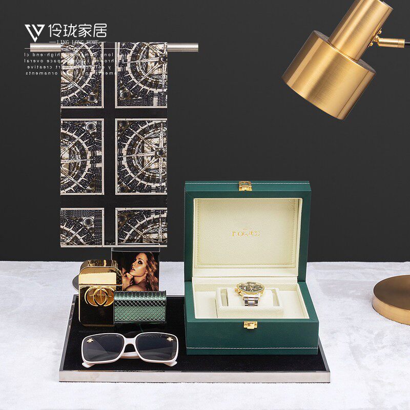 样板房衣帽间组合整合软装饰品眼镜香水围巾手表盒托盘道具摆件