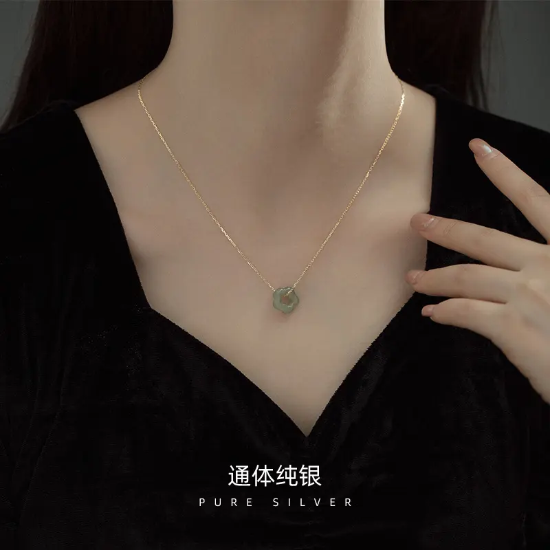 和田玉梅花吊坠女士纯银锁骨链子镂空精致极细项链复古风气质礼物