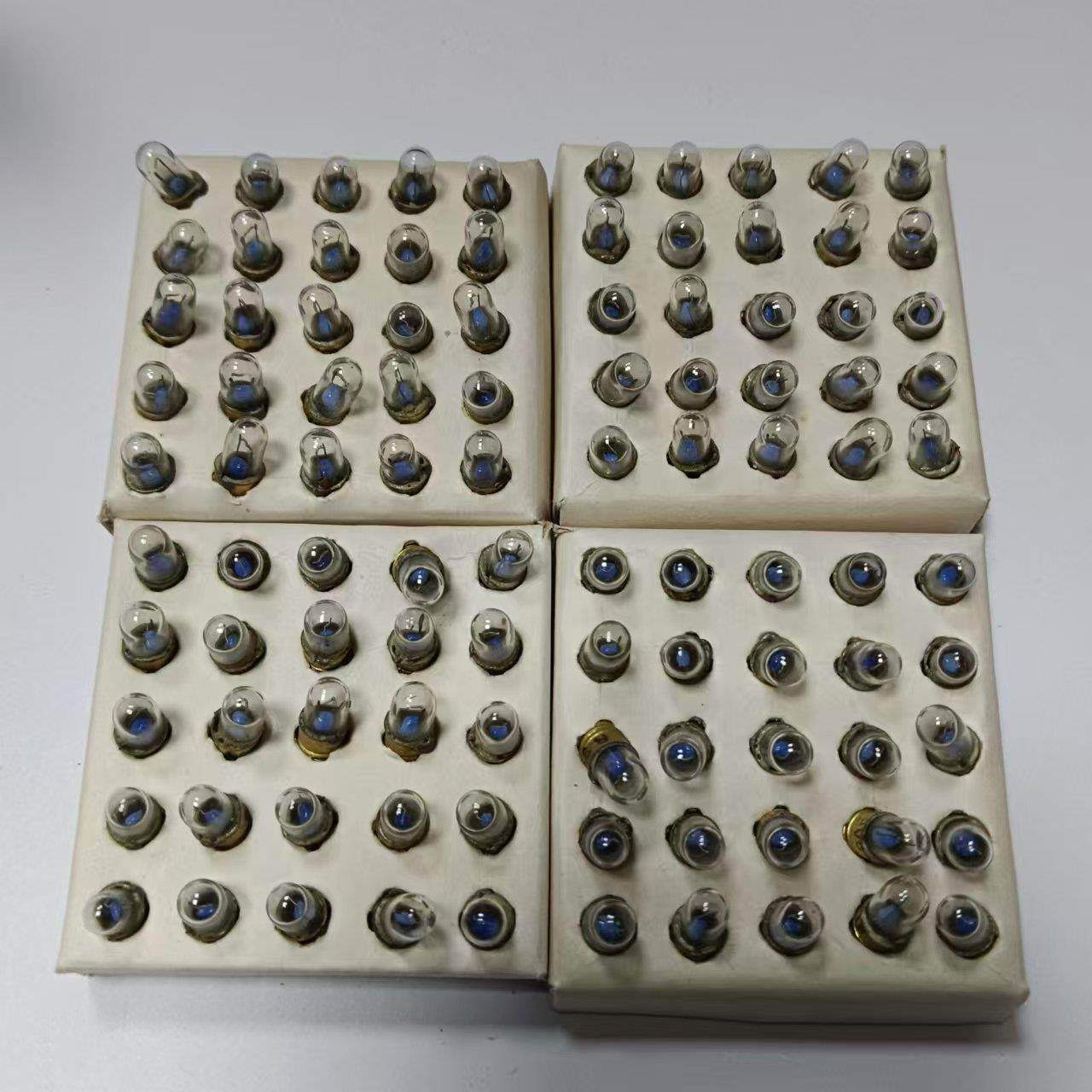 E5螺口微型指示灯泡灯珠6.3V 0.1A直径5mm小灯泡手电筒灯泡铜罗帽