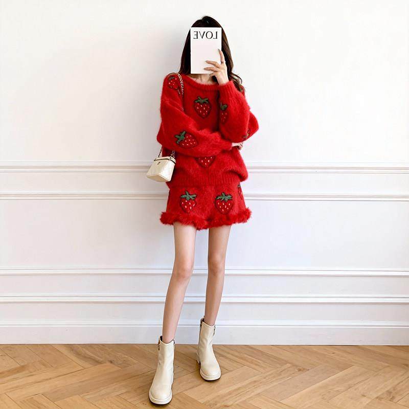 2026新款红色草莓毛衣套装女春冬温柔风显瘦穿搭高级感两件套大码,女装/女士精品,大码套装,淘宝优惠券,粉丝福利购,淘宝优惠卷
