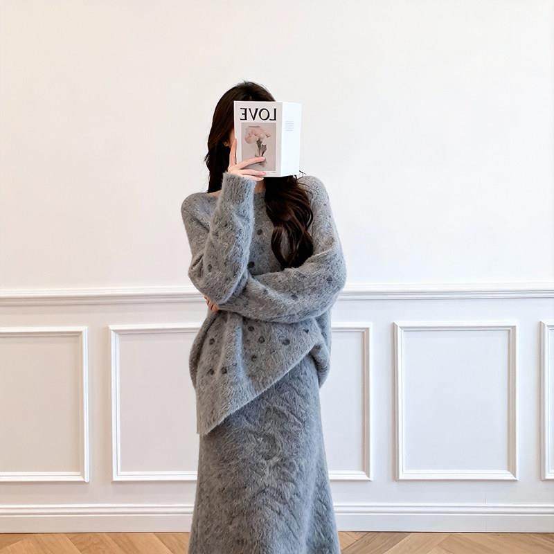 温柔慵懒风立体花朵毛衣半身裙两件套女春冬气质时尚套装长袖大码,女装/女士精品,大码套装,淘宝优惠券,粉丝福利购,淘宝优惠卷