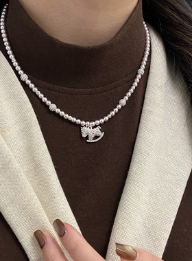 Ivy曼塔玫瑰满钻珍珠锁骨链