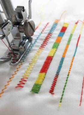 MEKKA麦嘉缝纫机MK622家用小型电动多功能迷你锁边吃厚裁缝衣车