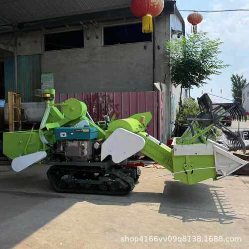 萝卜种子收割机加工定制 25马力履带小麦收获机 自动卸粮
