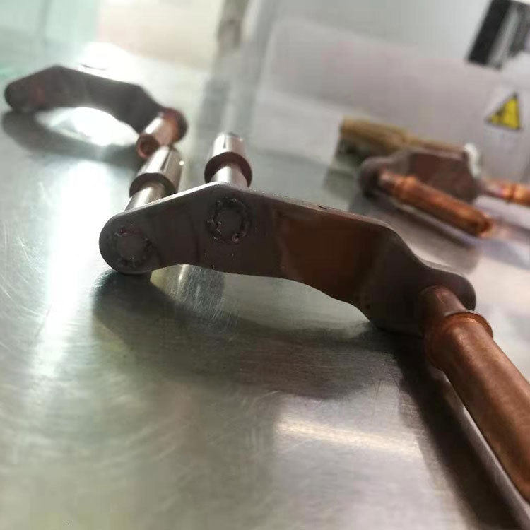 充电桩激光焊接不锈钢光钎自动激光焊接机新能源汽车连接器