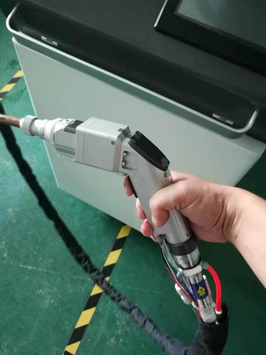 2000W不锈钢手持激光焊接机自动激光焊机手持式光纤激光焊机