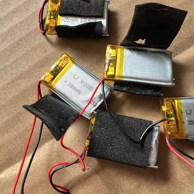 拆机的3.7V聚合物锂电池250mah软包带保护板502030