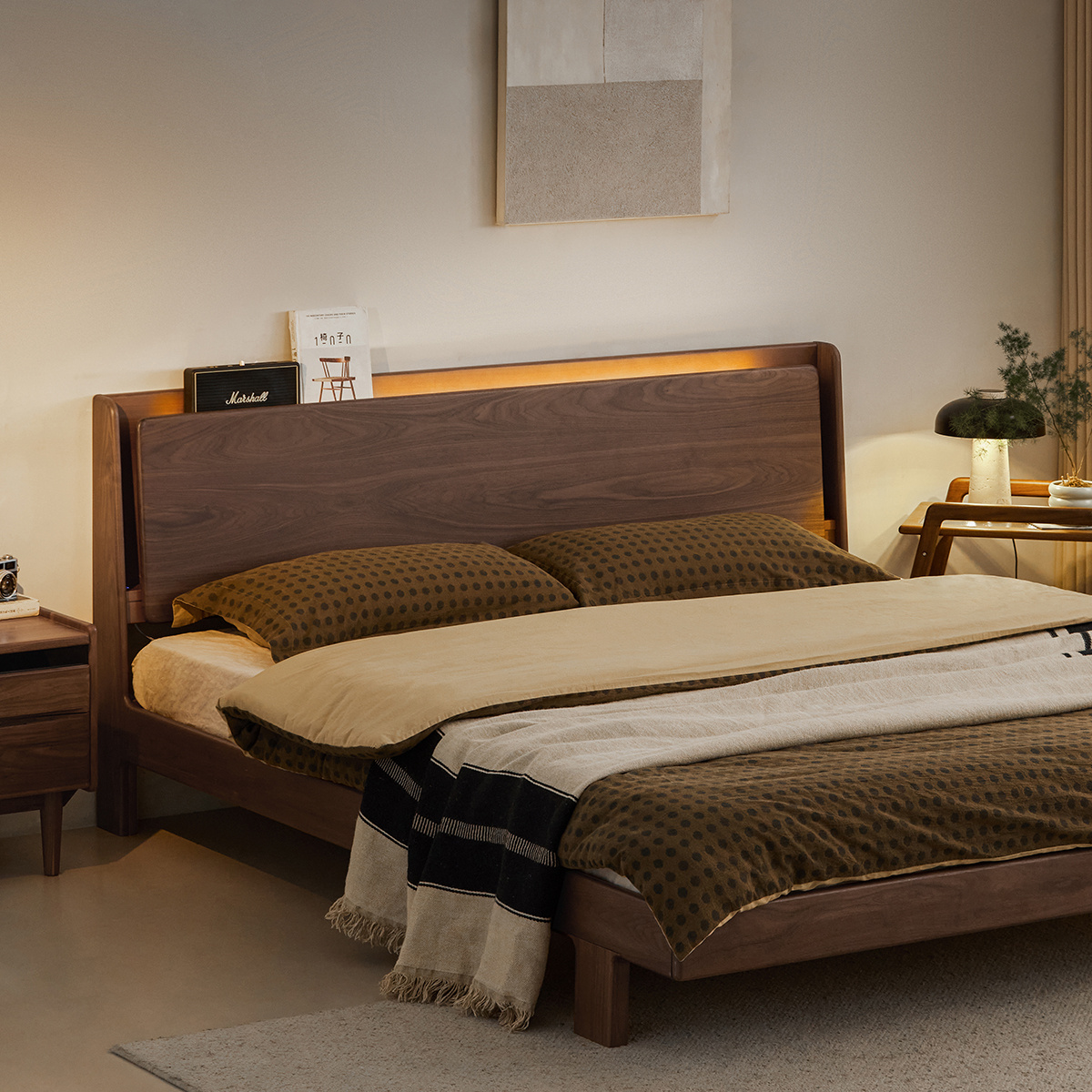 出乎生活复古风胡桃木实木床