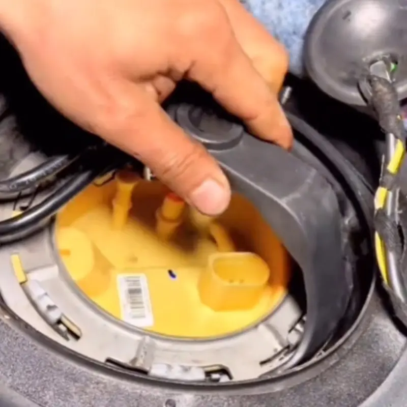 汽车油箱盖拆卸安装工具可调汽油泵盖拆卸专用工具三爪油箱盖扳手