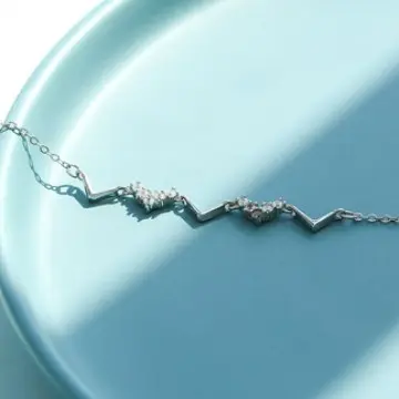 新款日韩版简约小清新vv字形镶钻学生水晶闺蜜钻石生日情人节礼物