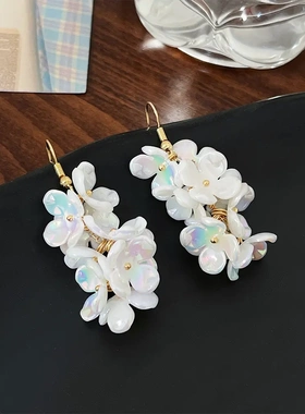 2024韩版花朵耳环白色炫彩耳钩超仙小众设计感花朵串气质耳饰