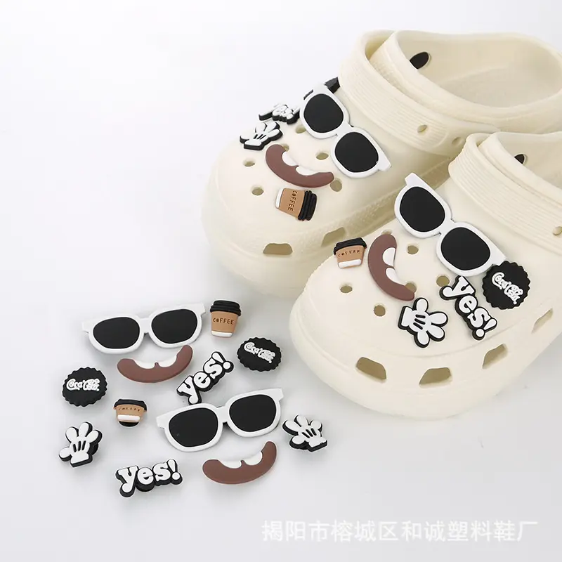 新款eva装饰洞洞配饰卡通pv鞋花配饰鞋扣装饰可拆