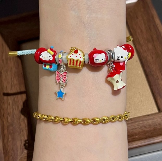 Kitty卡通KT猫苹果滴油串珠diy手镯红色多巴胺手链学生小众设计感