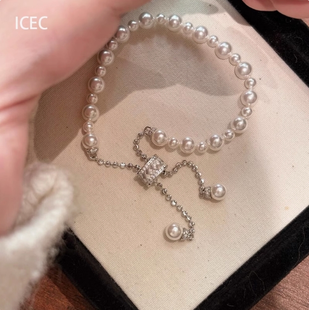 法式复古施家珍珠叠戴手链小众设计感抽拉式爆闪锆石手饰轻奢手串