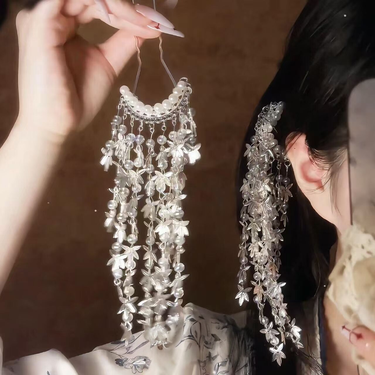 新中式银色枫叶流苏仿珍珠盘发发簪清冷感古风汉服日常马面裙发饰