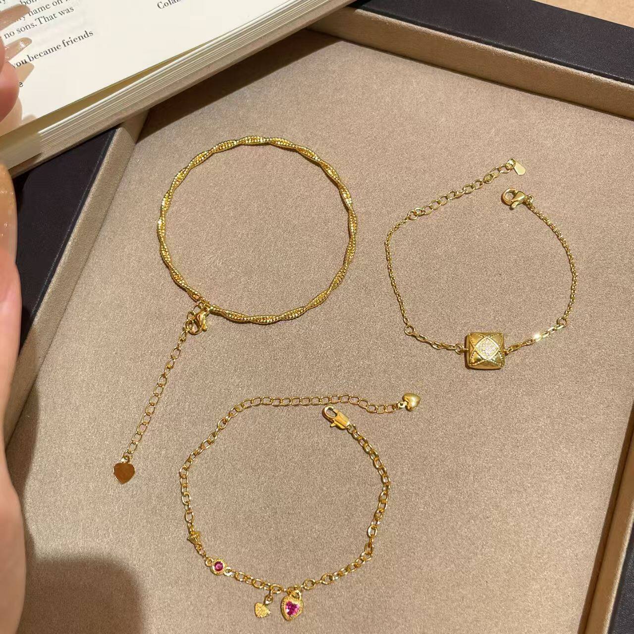 TiTi~老钱风vintage中古素手链红宝石爱心手饰双股麻花细手镯叠戴