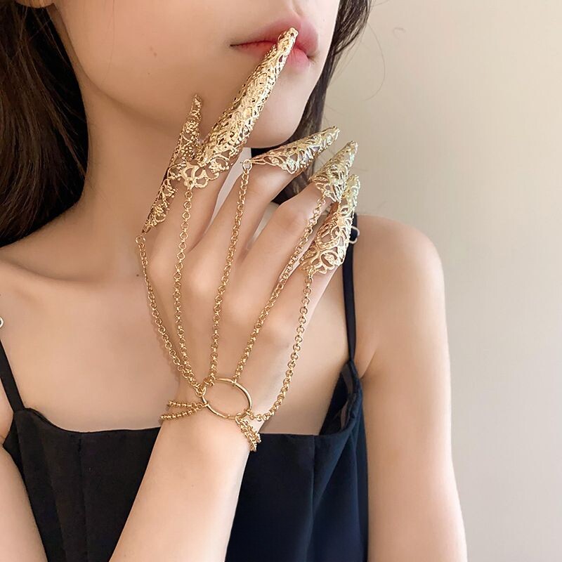 镂空花纹连指手链指甲套女金色雕花一体式手链指套穿戴指甲套手饰