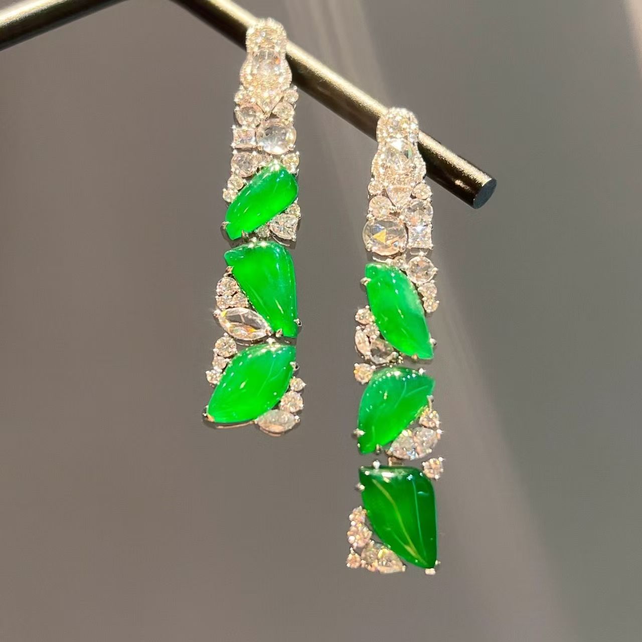 新中式国风绿色点钻耳钉2025新款时尚气质显白重工设计感耳饰轻奢