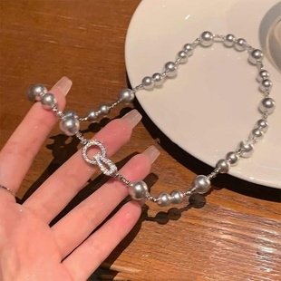 高级感灰色仿珍珠项链小众设计感高级气质锁骨链女夏甜酷百搭颈链