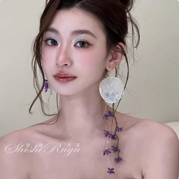 新款新娘仙气不规则紫色花瓣耳环森系婚纱晨袍耳饰高级感复古气质