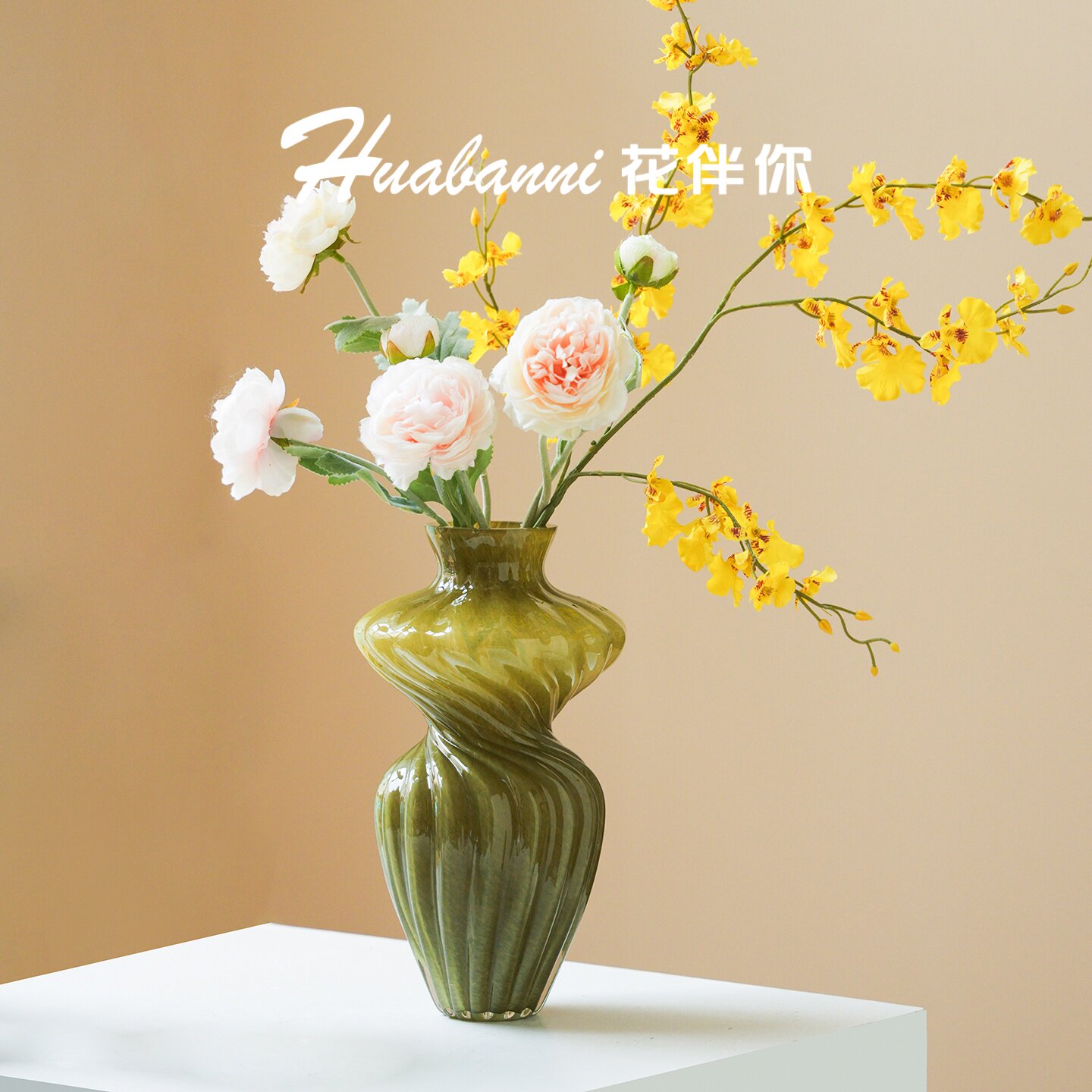 绿色不规则锤纹玻璃花瓶设计感文艺复古餐桌水养鲜花插装饰花花器