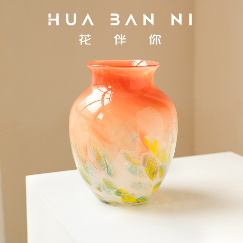 中古风彩色渐变波点琉璃花瓶
