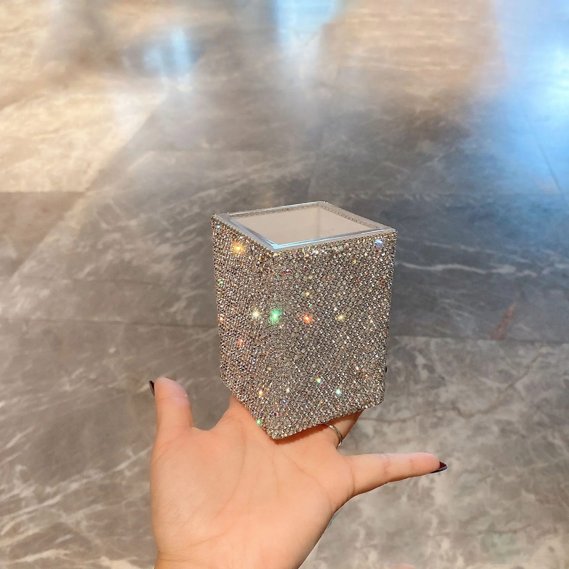 桌面镶钻收纳盒高颜值大容量多功能化妆刷筒高档热卖工厂直销