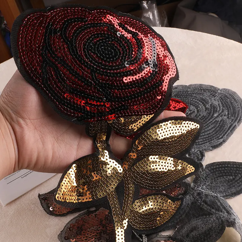 绣品电脑绣花服装箱包配饰玫瑰花布标亮片刺绣布贴