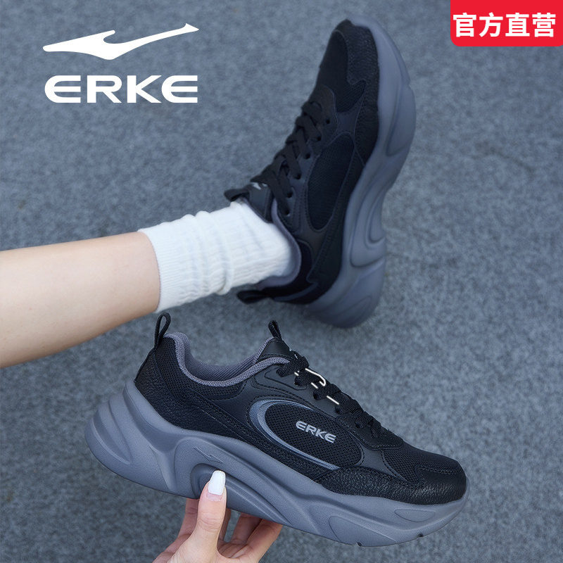 鸿星尔克女鞋2026夏季新款黑色轻便软底厚底通勤妈妈休闲运动鞋子