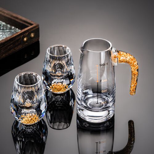 水晶玻璃酒杯家用白酒分酒器轻奢高档一口M杯小酒盅套装酒具带刻