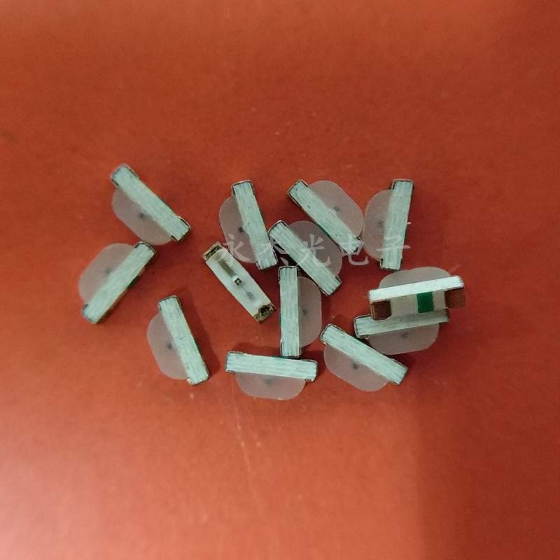 现货供应贴片LED0805侧发光黄绿色0802普绿光LED灯珠0805侧面黄绿