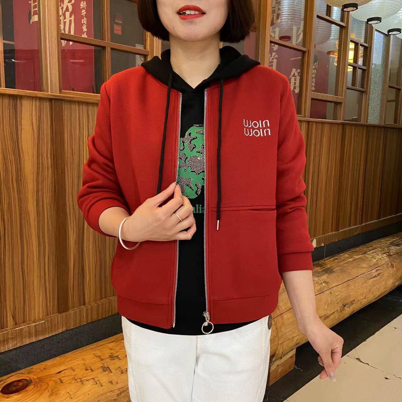 推荐中老年女装春秋新款妈妈外套短款上衣时尚洋气休闲减龄棒球服