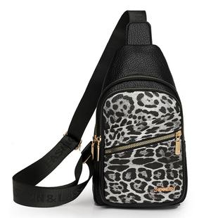 新品2025新款胸包女斜挎软皮包单肩运动潮流小背包腰包斜跨胸前包