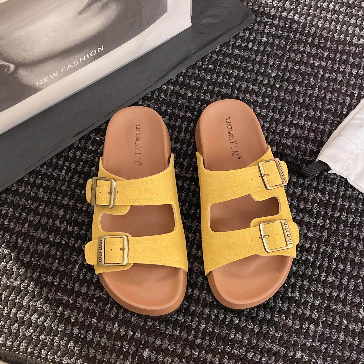 新品黄色厚底勃肯鞋拖鞋女外穿一字超火夏季2026新款配裙子沙滩凉