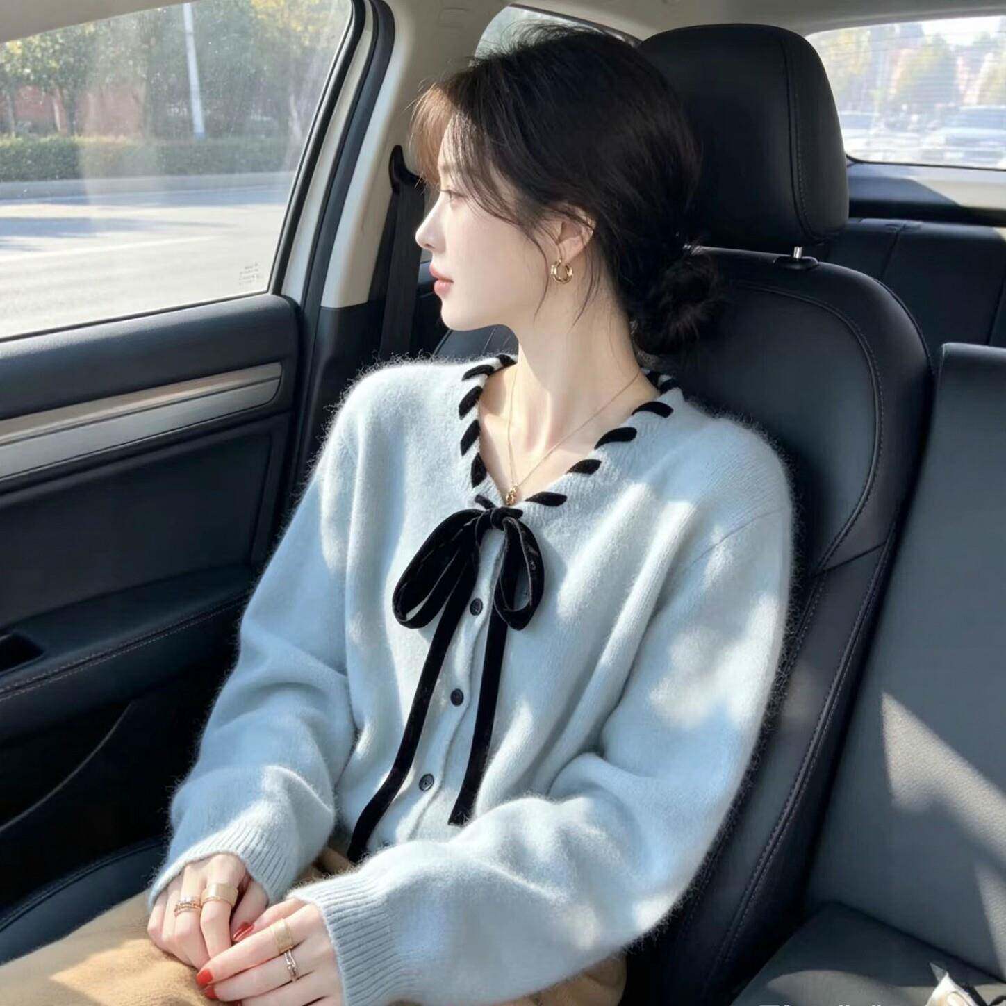 推荐蓝色系带软糯毛衣开衫女春秋2026新款法式小众减龄针织衫洋气