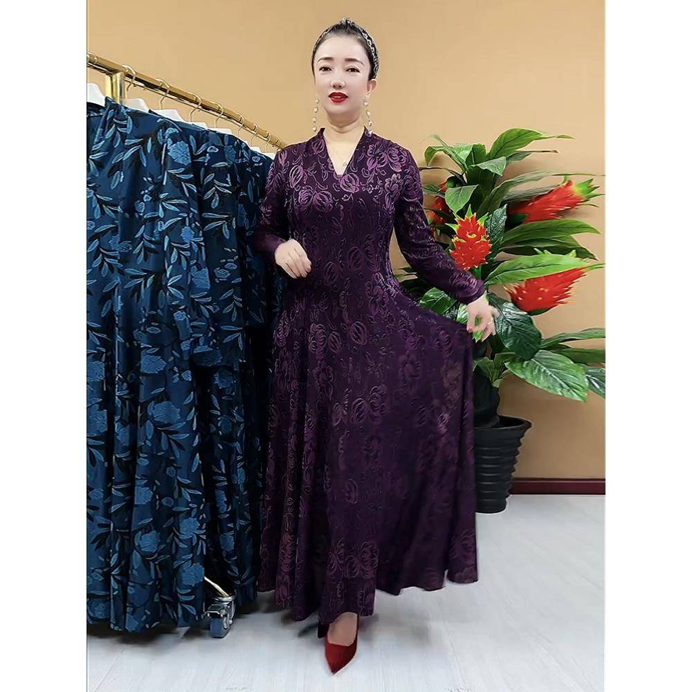 推荐气质妈妈连衣裙秋冬新款织锦提花加长气质高腰显瘦V领十片大
