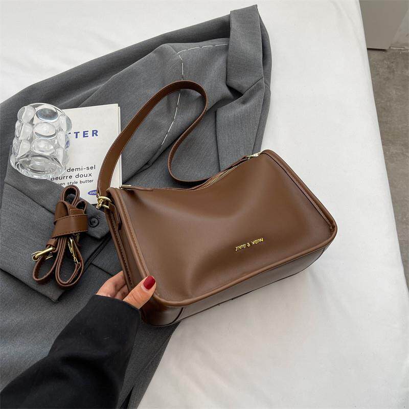 新品春夏款棕色复古单肩腋下包包女2025新款高级感小众斜挎软皮枕