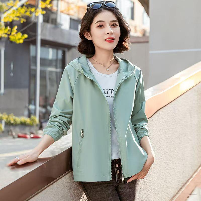 推荐女士薄款外套两层褂时尚宽松休闲户外洋气大码夹克连帽防风上