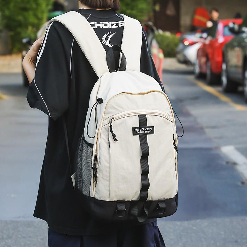 推荐24新款轻便双肩包女大