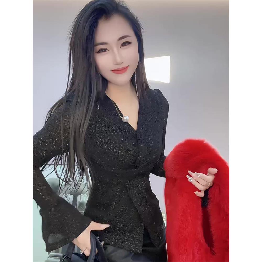 推荐打底衫女秋冬季洋气内搭上衣V领时尚高级感修身显瘦黑色长袖T